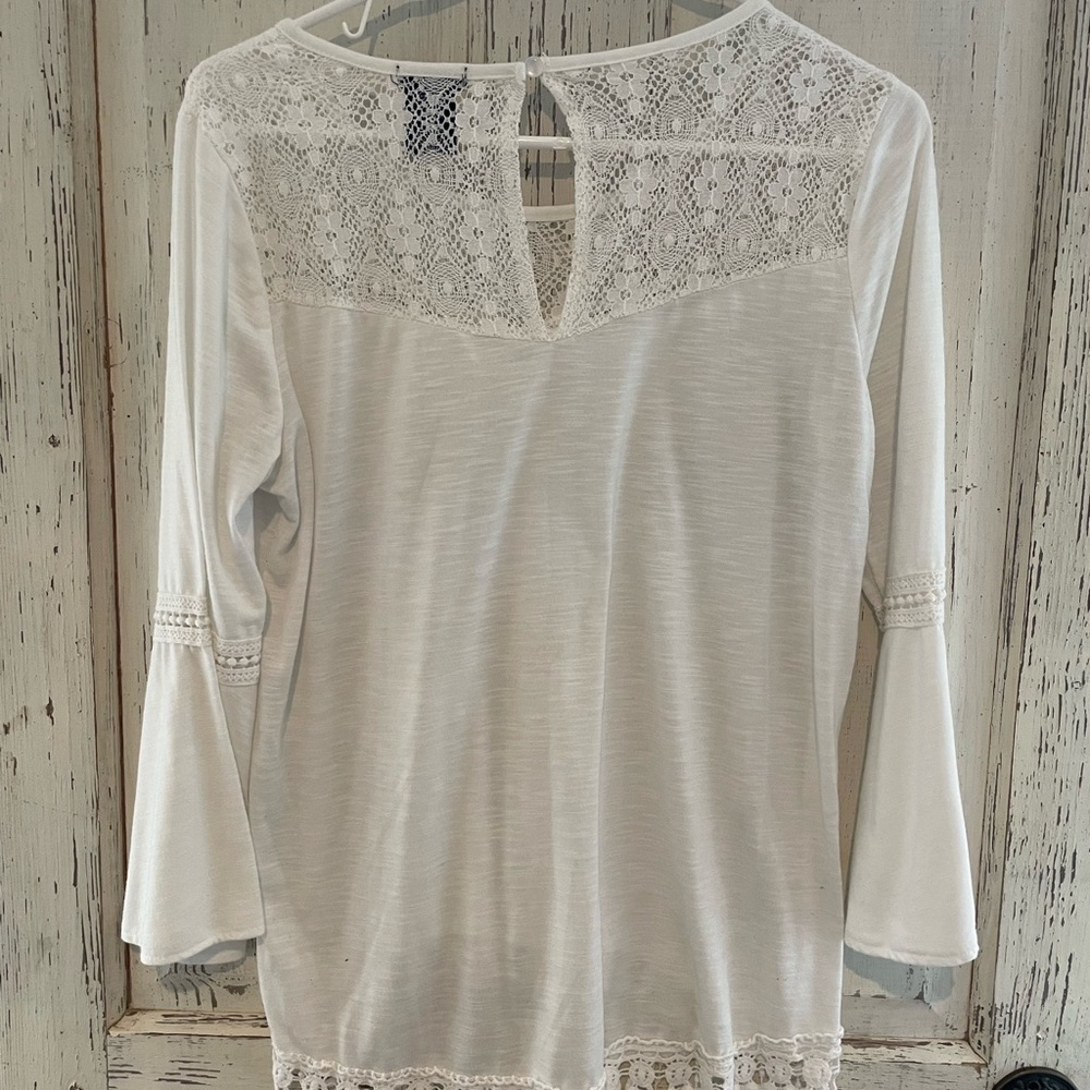 New Directions Boho lace/fringe bell sleeve top Sz medium - Picture 6 of 6